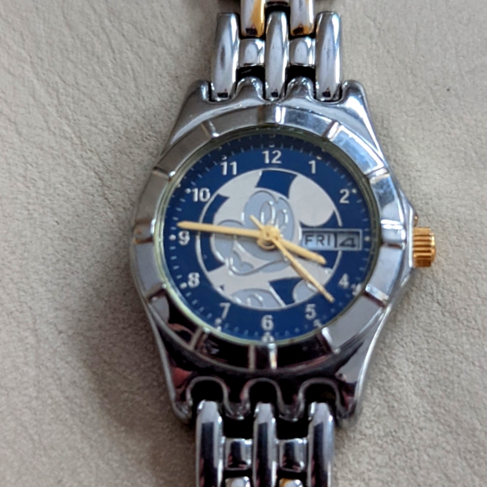Disney Vintage Mickey Mouse watch